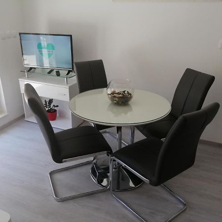 Apartment Leptir Подстрана Екстериор снимка