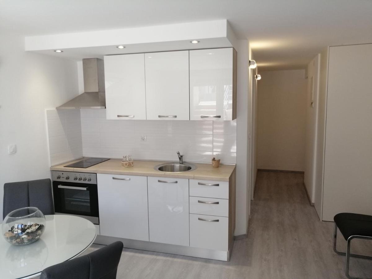 Apartment Leptir Подстрана Екстериор снимка